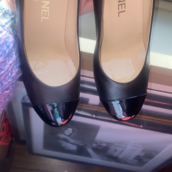 CHANEL Black Leather Cap Toe Pumps Size 37 - Picture 10 of 12